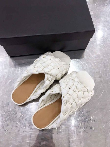designer ladies slippers square new casual sandals lambskin women's shoes luxury ladies flat sandals shoes, Black
designer ladies slippers square new casual sandals lambskin women's shoes luxury ladies flat sandals shoes, Black