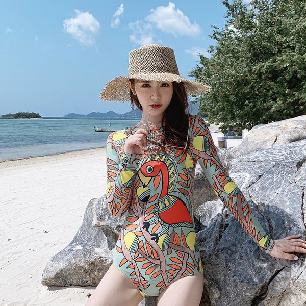 female one-piece triangle long-sleeved waterproof swimsuit swimsuit slim printing beach spring swimming korean, White;black
female one-piece triangle long-sleeved waterproof swimsuit swimsuit slim printing beach spring swimming korean, White;black