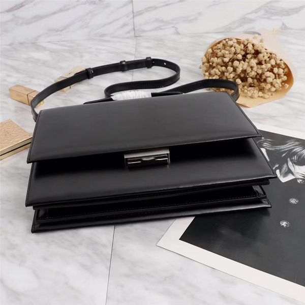 new shelves female designer ladies messenger classic fashion portable joey children with the same female bag shoulder bag 27*20*7cm
new shelves female designer ladies messenger classic fashion portable joey children with the same female bag shoulder bag 27*20*7cm