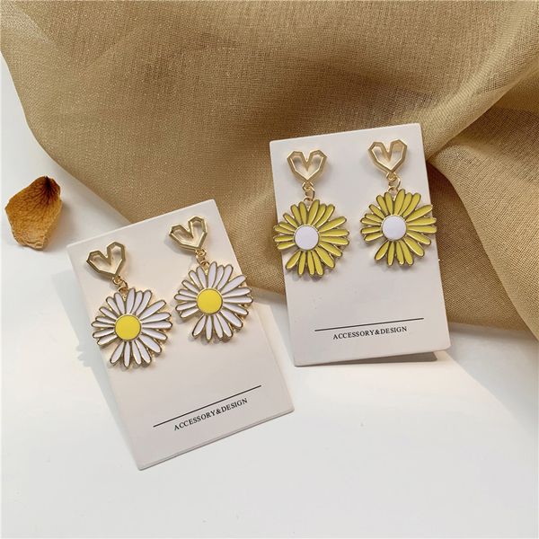 s925 needles korean temperament simple women ear stud earring hollow heart small wrinkle chrysanthemum flower earring for women, Golden;silver
s925 needles korean temperament simple women ear stud earring hollow heart small wrinkle chrysanthemum flower earring for women, Golden;silver