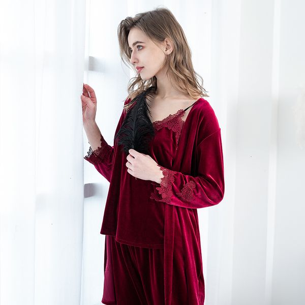sleepwear woman femme lingeries women sleepwear gold velvet 4 pieces warm women lace robe pajamas sleepwear kit sleeveless nightwear, Black;red
sleepwear woman femme lingeries women sleepwear gold velvet 4 pieces warm women lace robe pajamas sleepwear kit sleeveless nightwear, Black;red