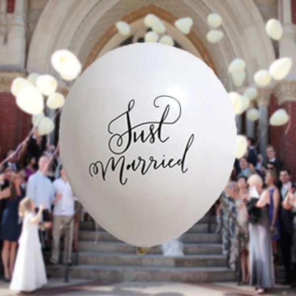 200 pcs married latex balloon white balloon mr mrs married bride round latex balloon valentine 's day wedding party decor supplies
200 pcs married latex balloon white balloon mr mrs married bride round latex balloon valentine 's day wedding party decor supplies