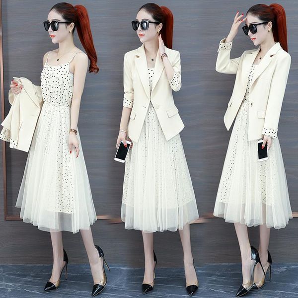 perfect everyday shopping designer autumn western style temperament dress suit female 2020 new suits and dresses two-piece, White
perfect everyday shopping designer autumn western style temperament dress suit female 2020 new suits and dresses two-piece, White