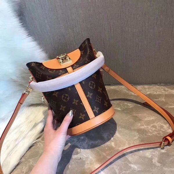 2019 brand cla ic print women bucket bag girl women bag novelty hape de ign woman handbag tote cro body me enger bag
2019 brand cla ic print women bucket bag girl women bag novelty hape de ign woman handbag tote cro body me enger bag