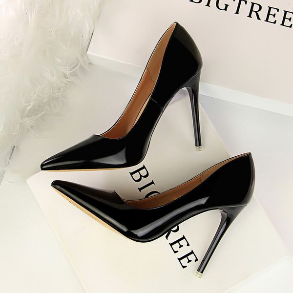 woman high heel pumps office black shoes pointed toe patent leather women wedding shoes bride .5cm women stilettos heels
woman high heel pumps office black shoes pointed toe patent leather women wedding shoes bride .5cm women stilettos heels