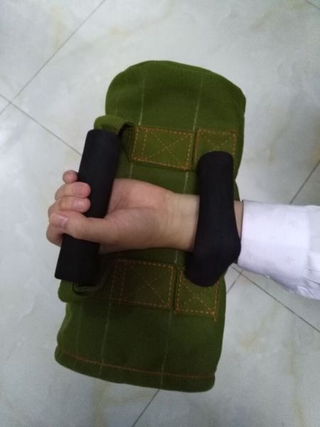wholesale 12kg canvas physical training sand bag increased muscle punching bag strength fitness sandbag
wholesale 12kg canvas physical training sand bag increased muscle punching bag strength fitness sandbag