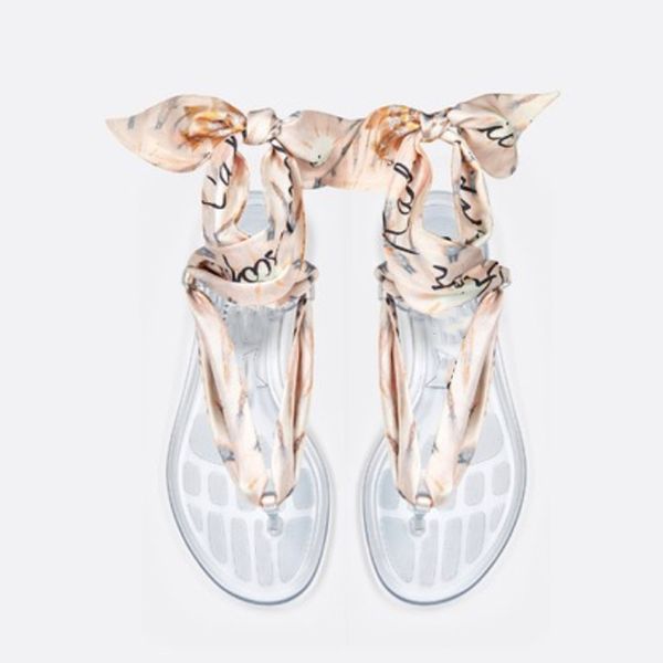 Womens Shoes Flat silk scarf Sandals Luxury Slide Designer Flip Flops Breathable Summer Beach flip flop causal slipper with Box
Womens Shoes Flat silk scarf Sandals Luxury Slide Designer Flip Flops Breathable Summer Beach flip flop causal slipper with Box