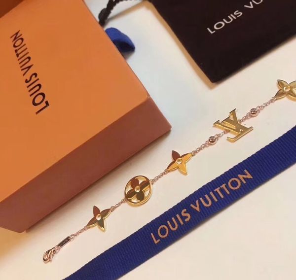 S925 ilver brand name word decorate with diamond for women bracelet in 18k gold plated for wedding gift jewelry drop hipping p 6279a
S925 ilver brand name word decorate with diamond for women bracelet in 18k gold plated for wedding gift jewelry drop hipping p 6279a