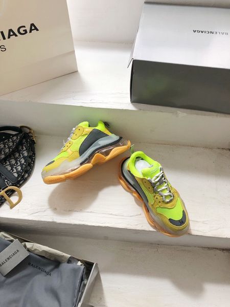 2020 new ca couple high-quality thick bottom sports casual couple air cushion casual sports shoes
2020 new ca couple high-quality thick bottom sports casual couple air cushion casual sports shoes