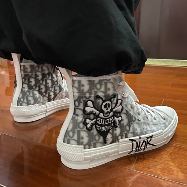 лучшие качества high-top повседневная обувь sneaker цветы вышивка технические холст b23 косые тренеры женщин мужские кроссовки платье chauss, White;red
лучшие качества high-top повседневная обувь sneaker цветы вышивка технические холст b23 косые тренеры женщин мужские кроссовки платье chauss, White;red