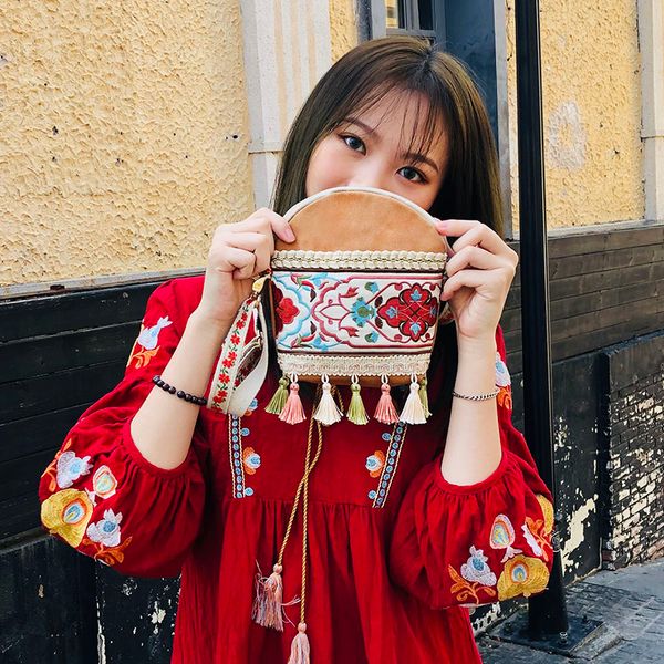 sutasuta handmade women's chinese embroidery handbag small fresh lovely shoulder messenger bag
sutasuta handmade women's chinese embroidery handbag small fresh lovely shoulder messenger bag