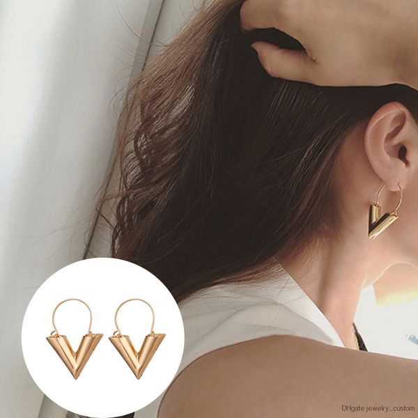 Hot Sale New Fashion Trend Earrings Brincos Oorbellen Simple Metal Wind Letter V Shape Stud Earrings For Women Gift
Hot Sale New Fashion Trend Earrings Brincos Oorbellen Simple Metal Wind Letter V Shape Stud Earrings For Women Gift