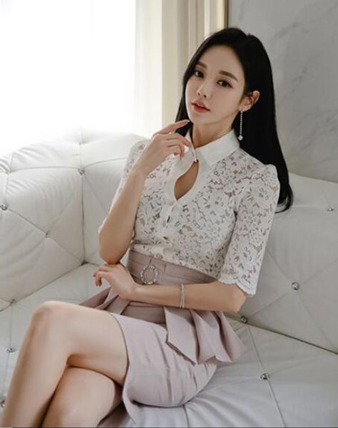 2019 korean version office lady openwork lace shirt + pleated bag hip skirt two-piece suit, White
2019 korean version office lady openwork lace shirt + pleated bag hip skirt two-piece suit, White