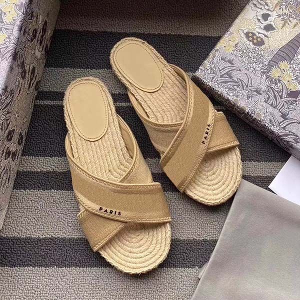 2020new designer woman flax weaving fashion walking casual shoes embroidery letters outdoor beach slipper sandals, Black
2020new designer woman flax weaving fashion walking casual shoes embroidery letters outdoor beach slipper sandals, Black