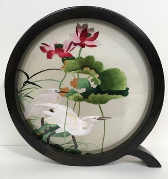 chinese style home desk decor ornaments office decorations hand embroidery double-side pattern with bubinga frame high end gift
chinese style home desk decor ornaments office decorations hand embroidery double-side pattern with bubinga frame high end gift