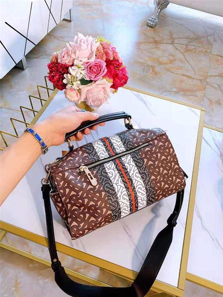 women designer handbags duffle travel bag tote clutch shoulder bags classic style crossbody messenger shoulder bag purses 2019 brand fashion
women designer handbags duffle travel bag tote clutch shoulder bags classic style crossbody messenger shoulder bag purses 2019 brand fashion