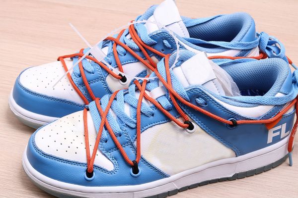 2019 futura x sb dunk low running shoes mca unitversity blue white women mens designer sneakers skate trainers des chaussures schuhe zapatos
2019 futura x sb dunk low running shoes mca unitversity blue white women mens designer sneakers skate trainers des chaussures schuhe zapatos