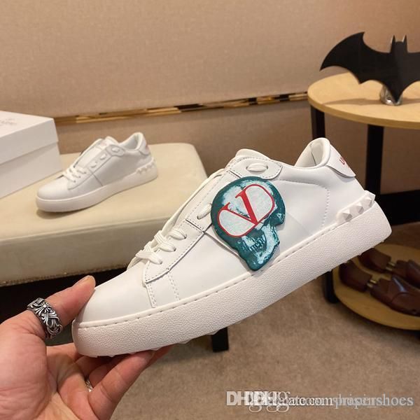 fashion brand shoes men and women fashion spikes sneakers designer men training flat luxury shoes size 36-45, Black
fashion brand shoes men and women fashion spikes sneakers designer men training flat luxury shoes size 36-45, Black