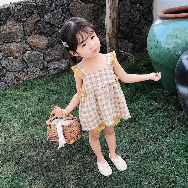 2020 selling baby girls 2pcs plaid set vest+shorts summer kids girls suits 2-7 years, White
2020 selling baby girls 2pcs plaid set vest+shorts summer kids girls suits 2-7 years, White
