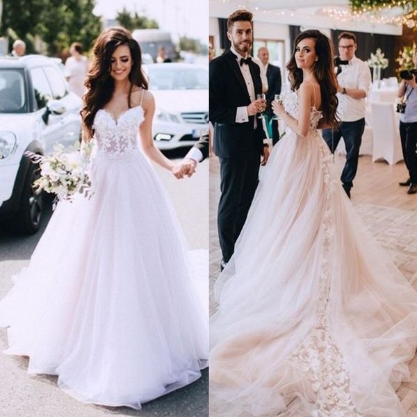 elegant bohemian a line lace wedding dresses spaghetti straps appliqued bridal gowns tulle sweep train boho vestido de novia, White
elegant bohemian a line lace wedding dresses spaghetti straps appliqued bridal gowns tulle sweep train boho vestido de novia, White