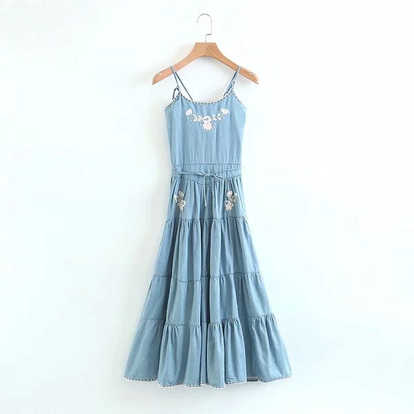 bohemian embroidery floral cross lacing-up spaghetti strap dress england style women backless long denim holiday dresses, Black;gray
bohemian embroidery floral cross lacing-up spaghetti strap dress england style women backless long denim holiday dresses, Black;gray