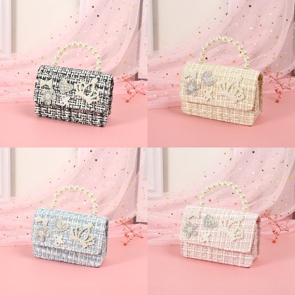 xiaoxiangfeng portable accessories jewelry pearl pearl diagonal chain zero bag little princess cute bag
xiaoxiangfeng portable accessories jewelry pearl pearl diagonal chain zero bag little princess cute bag