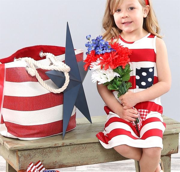 mother-daughter sleeveless mother-child dresses with explosive stripe and sleeveless neck round collar striation mom and daughter one-piece, Blue
mother-daughter sleeveless mother-child dresses with explosive stripe and sleeveless neck round collar striation mom and daughter one-piece, Blue