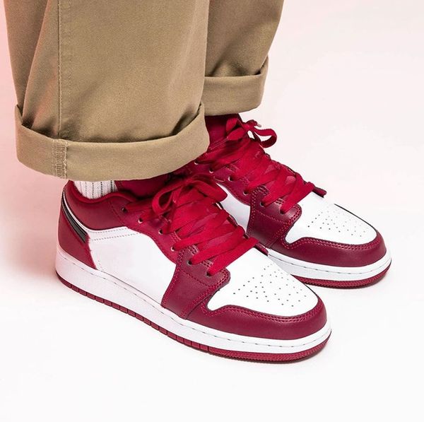 jumpman 1 low noble red 553560 604 with noble red black white womens men comfortable basketball shoes shoes schoenen, White;red
jumpman 1 low noble red 553560 604 with noble red black white womens men comfortable basketball shoes shoes schoenen, White;red