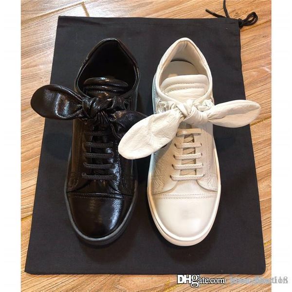 2019 latest women leather sneakers with bow-tie, womens casual flat shoes in calfskin cute oversized white sneaker come with box size 35-40, Black
2019 latest women leather sneakers with bow-tie, womens casual flat shoes in calfskin cute oversized white sneaker come with box size 35-40, Black