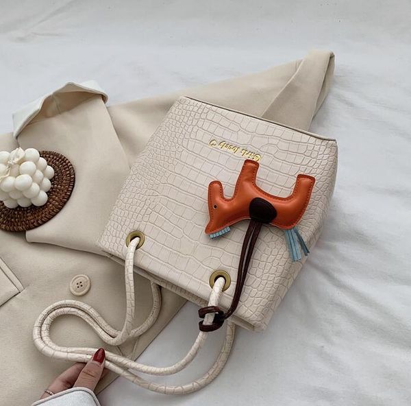 women handbag plain alligator shoulder bags large capacity pu lady travel bag senior bag
women handbag plain alligator shoulder bags large capacity pu lady travel bag senior bag