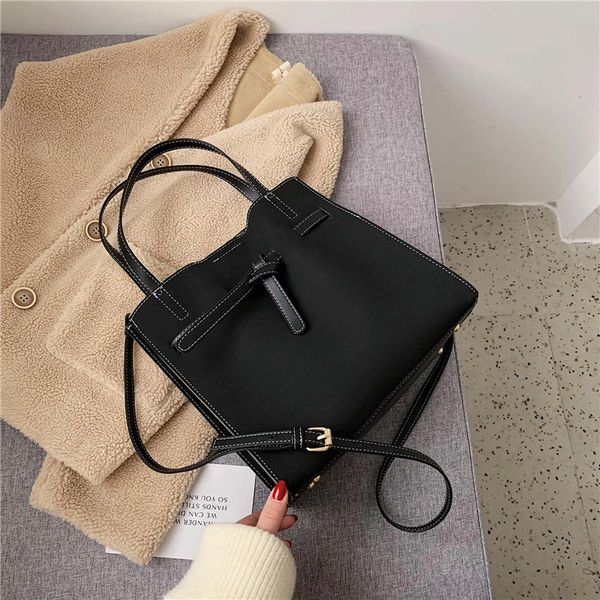 bag handbag 2019 new fashion korean simple bag retro messenger bag large capacity bags
bag handbag 2019 new fashion korean simple bag retro messenger bag large capacity bags