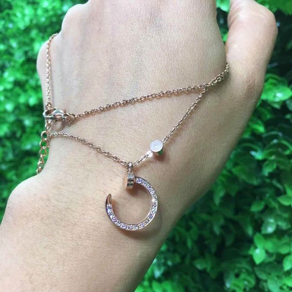 wholesale-style women's necklace pendant perfume drill rose gold fashion boutique peptide steel suitable for party gifts with box (no l, Silver
wholesale-style women's necklace pendant perfume drill rose gold fashion boutique peptide steel suitable for party gifts with box (no l, Silver