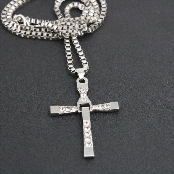 2020 new blue men cross rhinestone necklace cool fast and furious movie pendant necklaces alloy silver plated short chain for boyfriend gift 
2020 new blue men cross rhinestone necklace cool fast and furious movie pendant necklaces alloy silver plated short chain for boyfriend gift