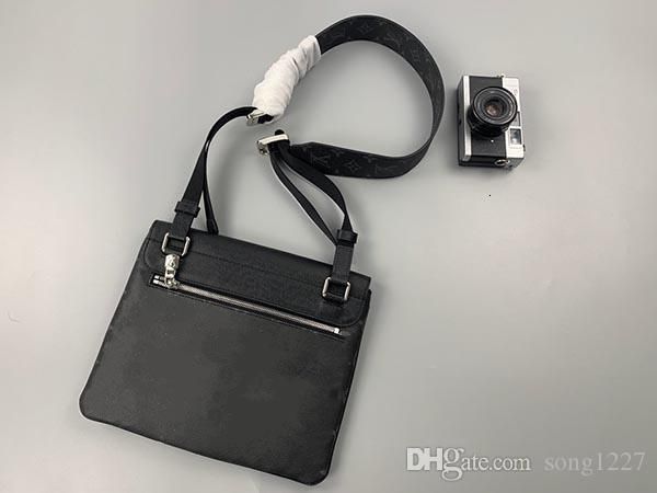 2020 2020new 30 black and white are optional postman's bag411 fashion oblique cross package size28 x 22 x 3 cm
2020 2020new 30 black and white are optional postman's bag411 fashion oblique cross package size28 x 22 x 3 cm