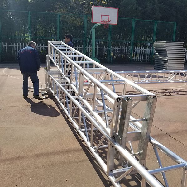 300mm aluminum triangular type spigot aluminum truss aluminum lighting truss, stage roof truss with factory price
300mm aluminum triangular type spigot aluminum truss aluminum lighting truss, stage roof truss with factory price