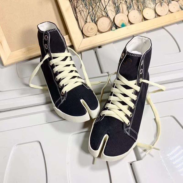maison tab high-canvas shoes for the new ladies in summer of 2019, fashionable ladies'leisure shoes in paris, Black
maison tab high-canvas shoes for the new ladies in summer of 2019, fashionable ladies'leisure shoes in paris, Black