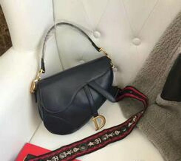 2019 famou de igner women handbag new letter houlder bag genuine leather me enger bag luxury addle bag
2019 famou de igner women handbag new letter houlder bag genuine leather me enger bag luxury addle bag