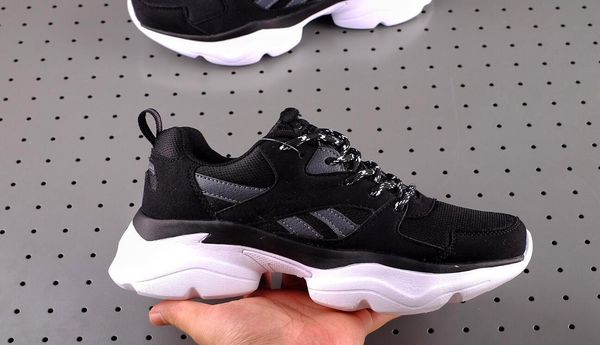 2020 men women's running shoes quality sail royal light pastel anthracite color breathable retro old shoes men's training breathab
2020 men women's running shoes quality sail royal light pastel anthracite color breathable retro old shoes men's training breathab