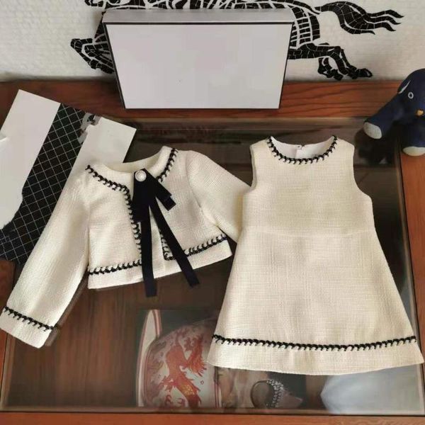 ребёнки зимняя одежда набор рождественские наряды дети bow luxry дизайн бренда девочка одежда набор детей костюма, White
ребёнки зимняя одежда набор рождественские наряды дети bow luxry дизайн бренда девочка одежда набор детей костюма, White