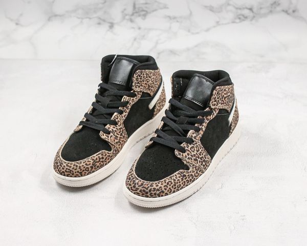 2019 new women 1 1s jumpman basketbal shoes leopard womens training designer shoes sport sneakers zapatos size 36-40
2019 new women 1 1s jumpman basketbal shoes leopard womens training designer shoes sport sneakers zapatos size 36-40
