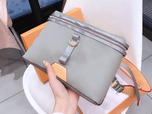 2020 fashion shoulder bags women chain crossbody bag handbags laser l0g0 brand purse female crossbag with box
2020 fashion shoulder bags women chain crossbody bag handbags laser l0g0 brand purse female crossbag with box