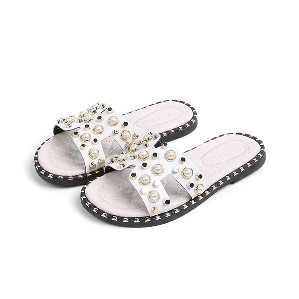 children and girls summer lovely little princess fashion korean version of the word pearl slippers wearing pendulum slippers, Black;grey 
children and girls summer lovely little princess fashion korean version of the word pearl slippers wearing pendulum slippers, Black;grey