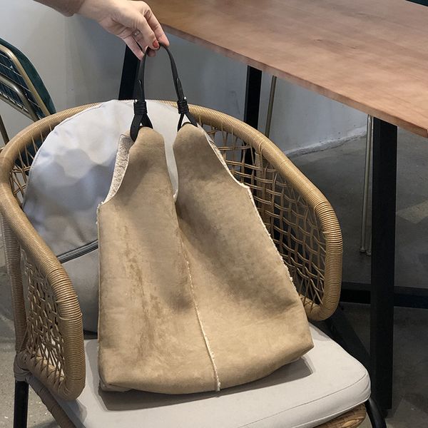 2020 new shopping bag plush plush shoulder bag women handbag
2020 new shopping bag plush plush shoulder bag women handbag