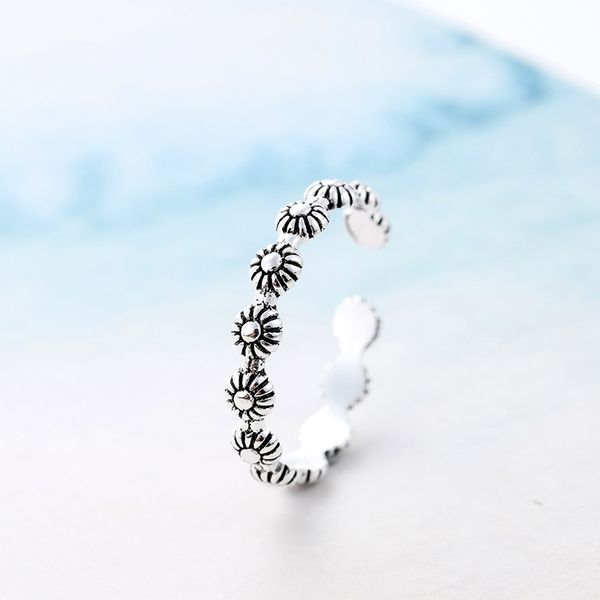 small flower rings for women and men elegant handmade vintage style finger ring silver color casual fashion rings jewelry, Golden;silver
small flower rings for women and men elegant handmade vintage style finger ring silver color casual fashion rings jewelry, Golden;silver
