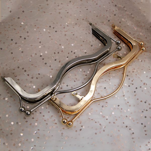 20cm lip mill finish no hole screw export of gold manual diy bag luggage and bags hinge hardware parts, Black
20cm lip mill finish no hole screw export of gold manual diy bag luggage and bags hinge hardware parts, Black