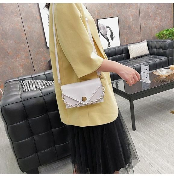shoulder bags high-grade french niche female 2021 xin feng bao network hong yang gas one-shoulder lapbag
shoulder bags high-grade french niche female 2021 xin feng bao network hong yang gas one-shoulder lapbag