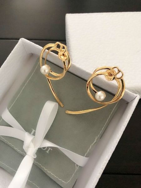 Европа Ювелирные изделия женские Жемчуг Горный хрусталь золотые серьги для женщин Lady Ear Row Красивые шпильки серебро 925 пробы
Европа Ювелирные изделия женские Жемчуг Горный хрусталь золотые серьги для женщин Lady Ear Row Красивые шпильки серебро 925 пробы