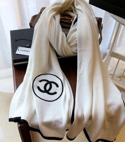 the new winter scarf is extremely chanel soft to the touch and has a size of 200x100cm, Blue;gray
the new winter scarf is extremely chanel soft to the touch and has a size of 200x100cm, Blue;gray
