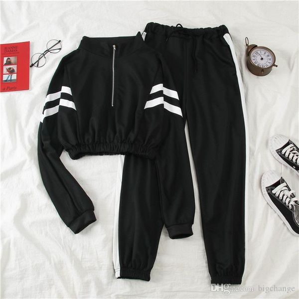 casual sportswear suit female long sleeved striped print collar short sweater pants two piece running fitness, Gray
casual sportswear suit female long sleeved striped print collar short sweater pants two piece running fitness, Gray
