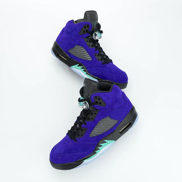 2020 authentic 5 alternate grape basketball shoes men violet purple suede grape ice black clear new emerald sports with original box
2020 authentic 5 alternate grape basketball shoes men violet purple suede grape ice black clear new emerald sports with original box